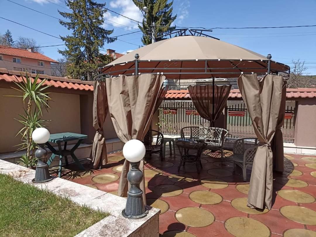 Приятелската Къща Hotel Velingrad Exterior photo