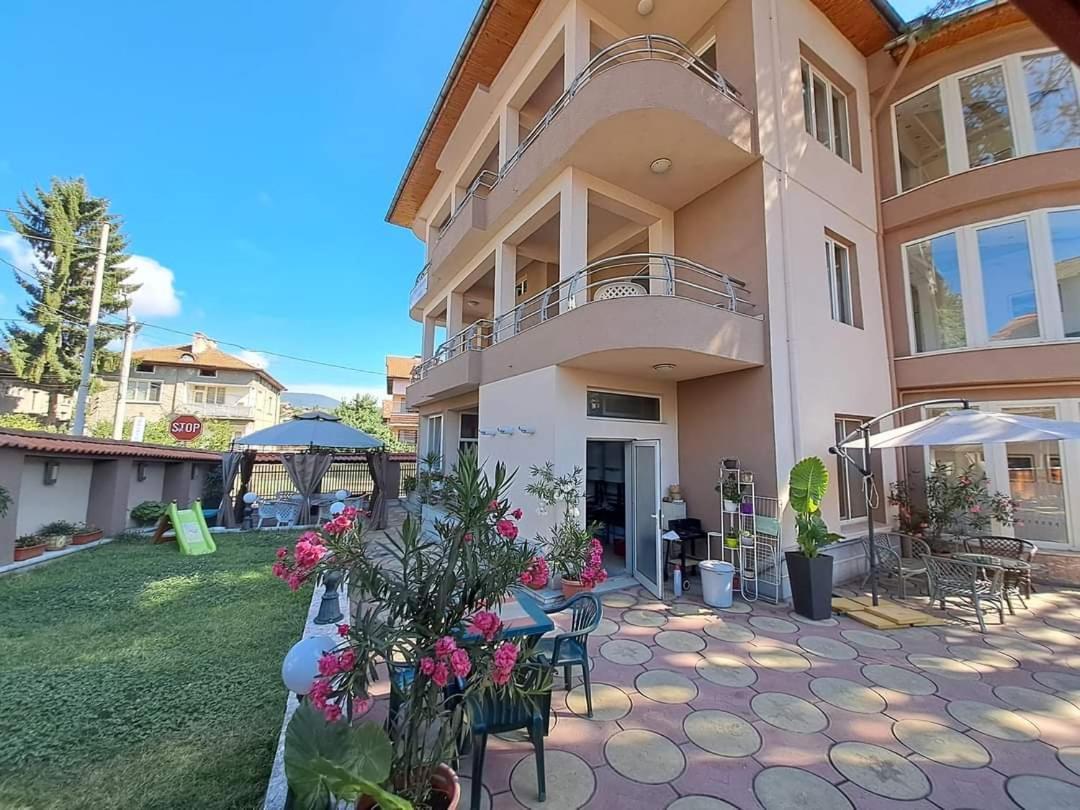 Приятелската Къща Hotel Velingrad Exterior photo