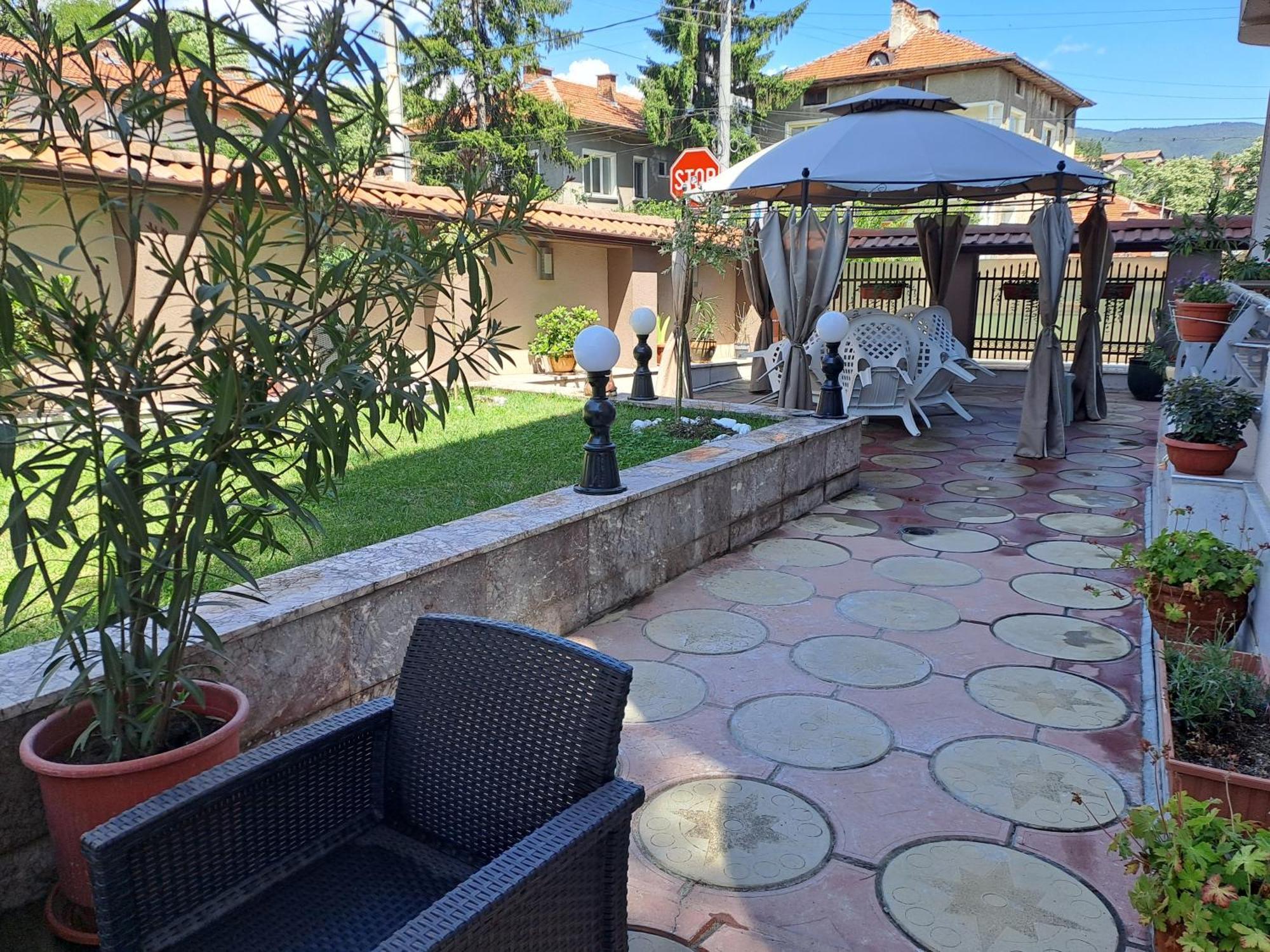 Приятелската Къща Hotel Velingrad Exterior photo