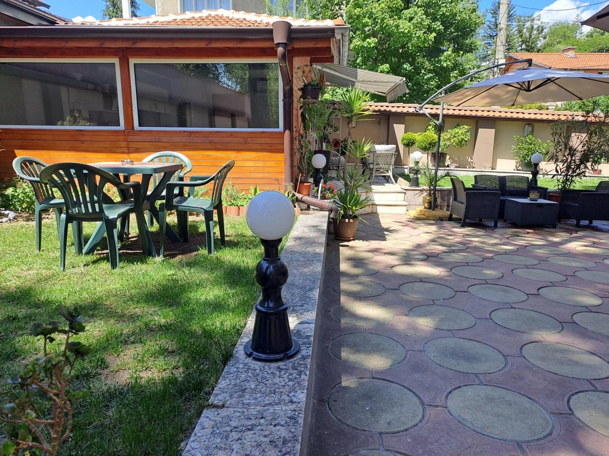 Приятелската Къща Hotel Velingrad Exterior photo