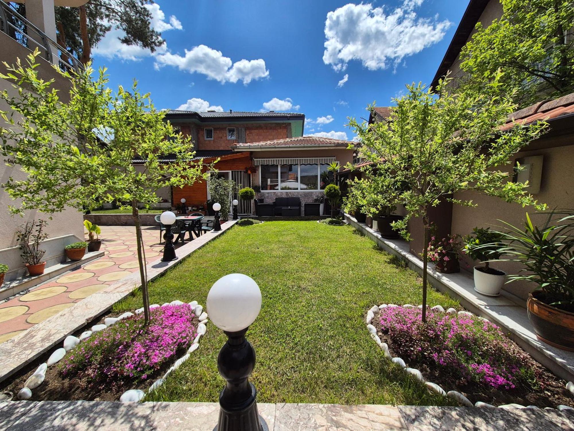 Приятелската Къща Hotel Velingrad Exterior photo