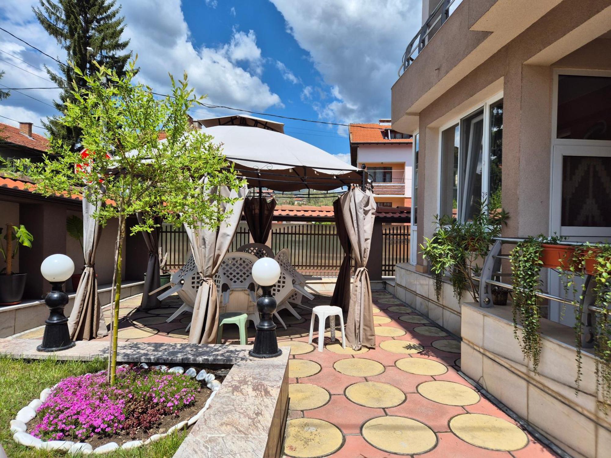 Приятелската Къща Hotel Velingrad Exterior photo